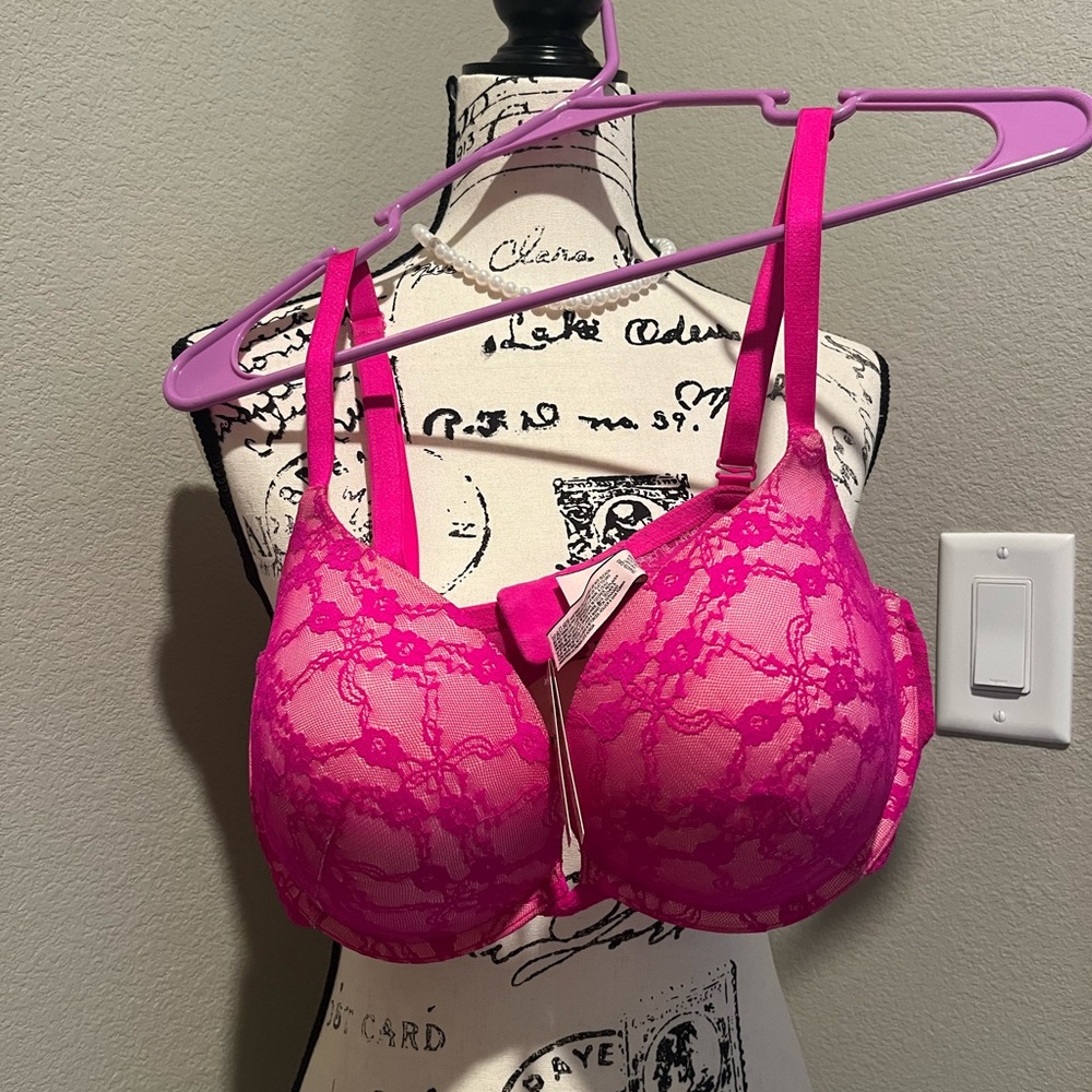 VS/ pink push-up bra, size 36 DD with tags 🏷️ 🔥🔥🔥🔥🔥🔥🔥